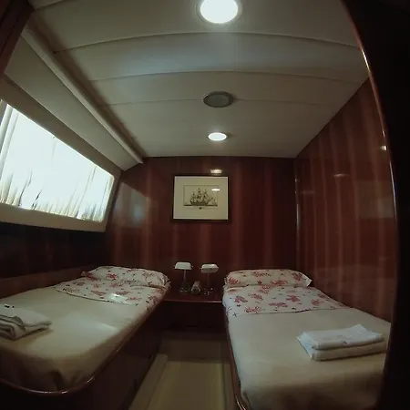 海滨游艇船屋 船屋 *