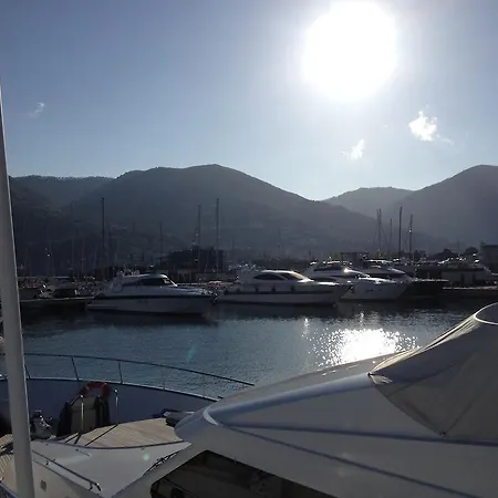 船屋 海滨游艇船屋 *