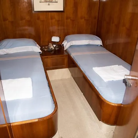 海滨游艇船屋 船屋